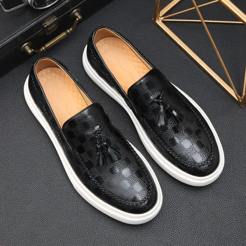 Ilooove Men's Casual Shoes Fashion Embossed Leather Men Retro British Style Tassels Loafers Mens Slip-on Outdoor Driving Flats