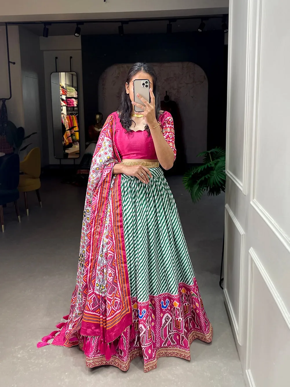 Lehriya Patola Lehenga