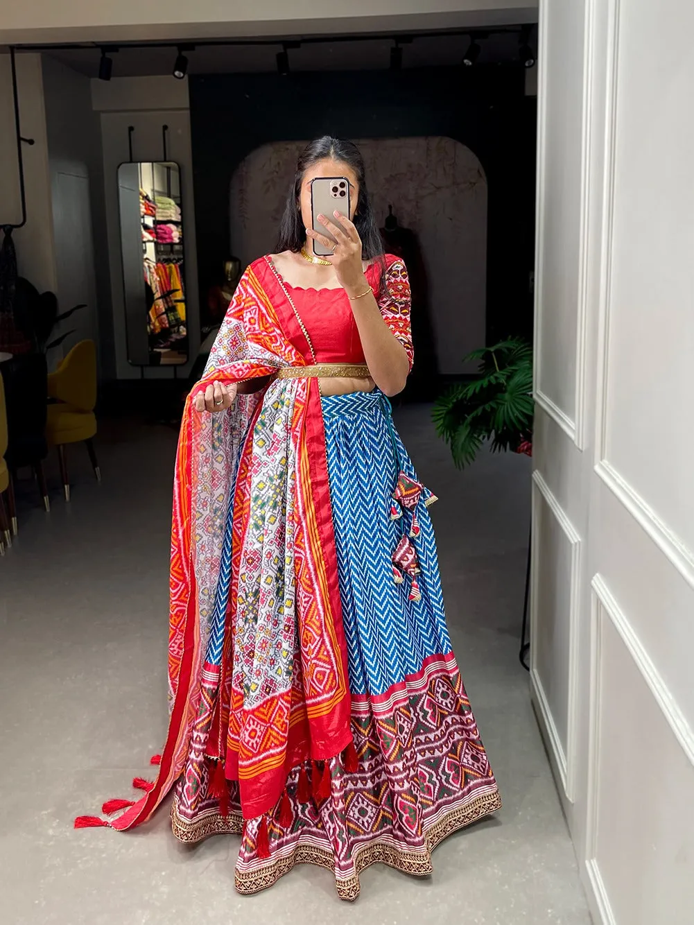 Lehriya Patola Lehenga