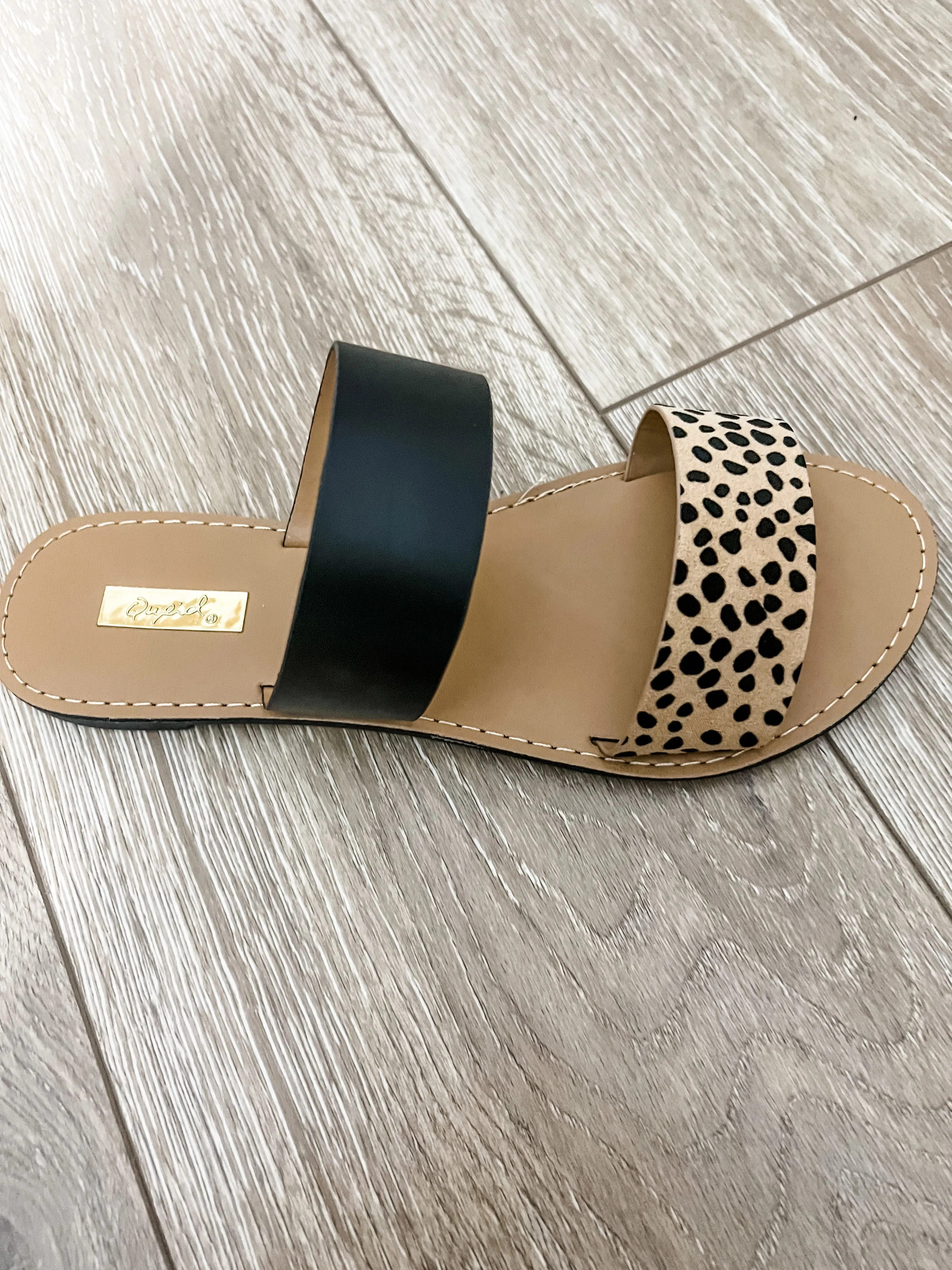 Leo Lover Flat Sandals