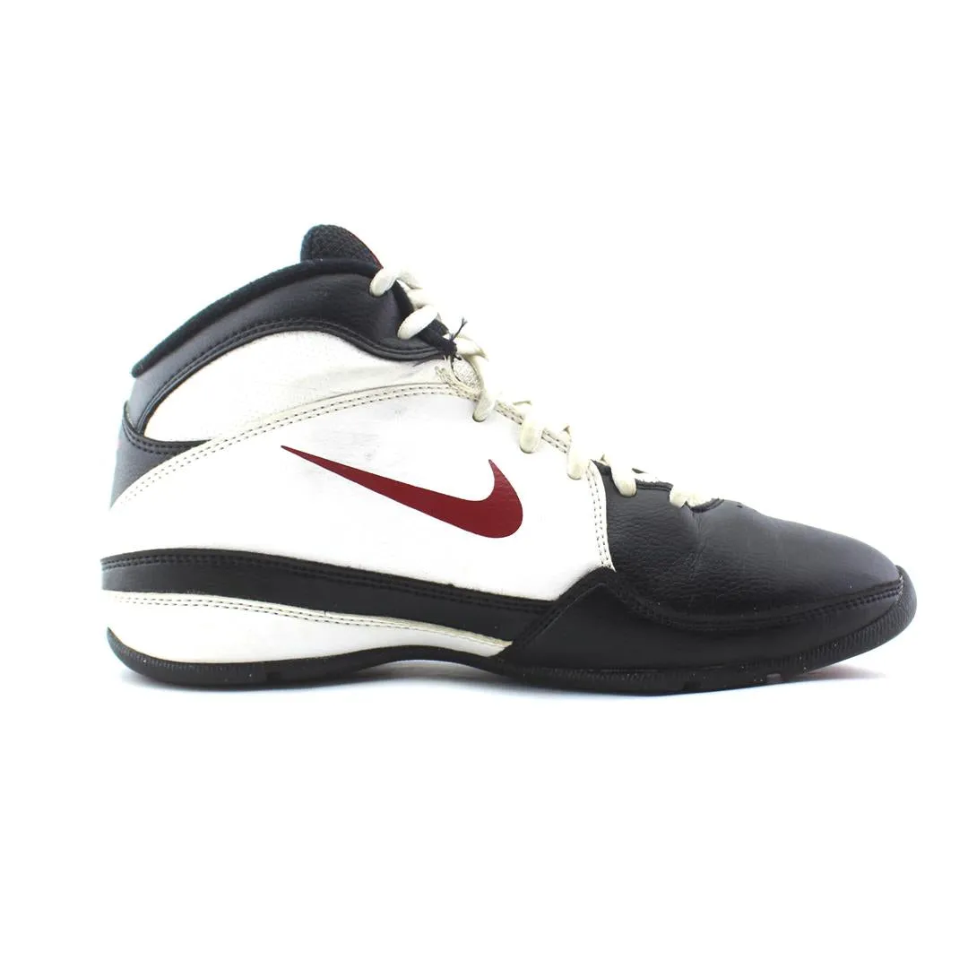 NIKE  BOYS AV PRO 3