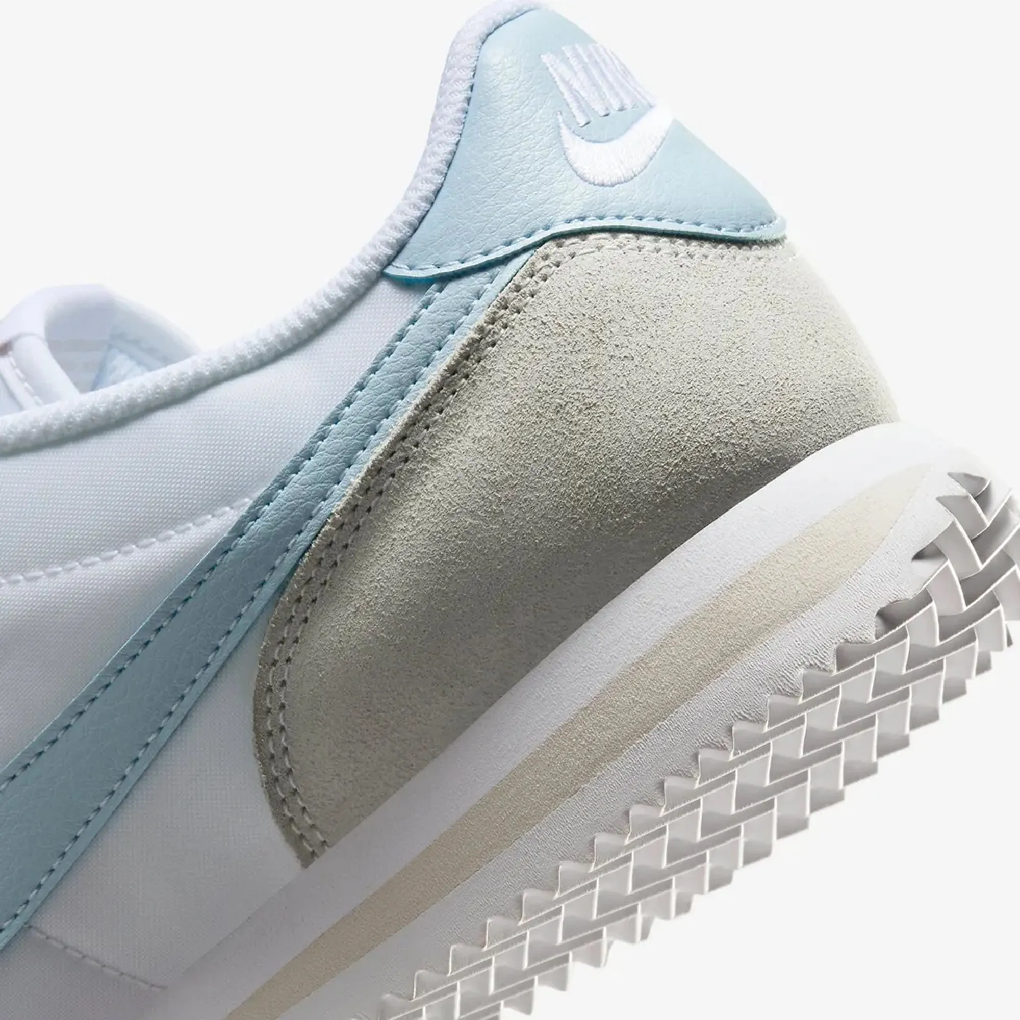 Nike | WMN'S CORTEZ  { WHITE/LT ARMORY BLUE-LT OREWOOD BRN