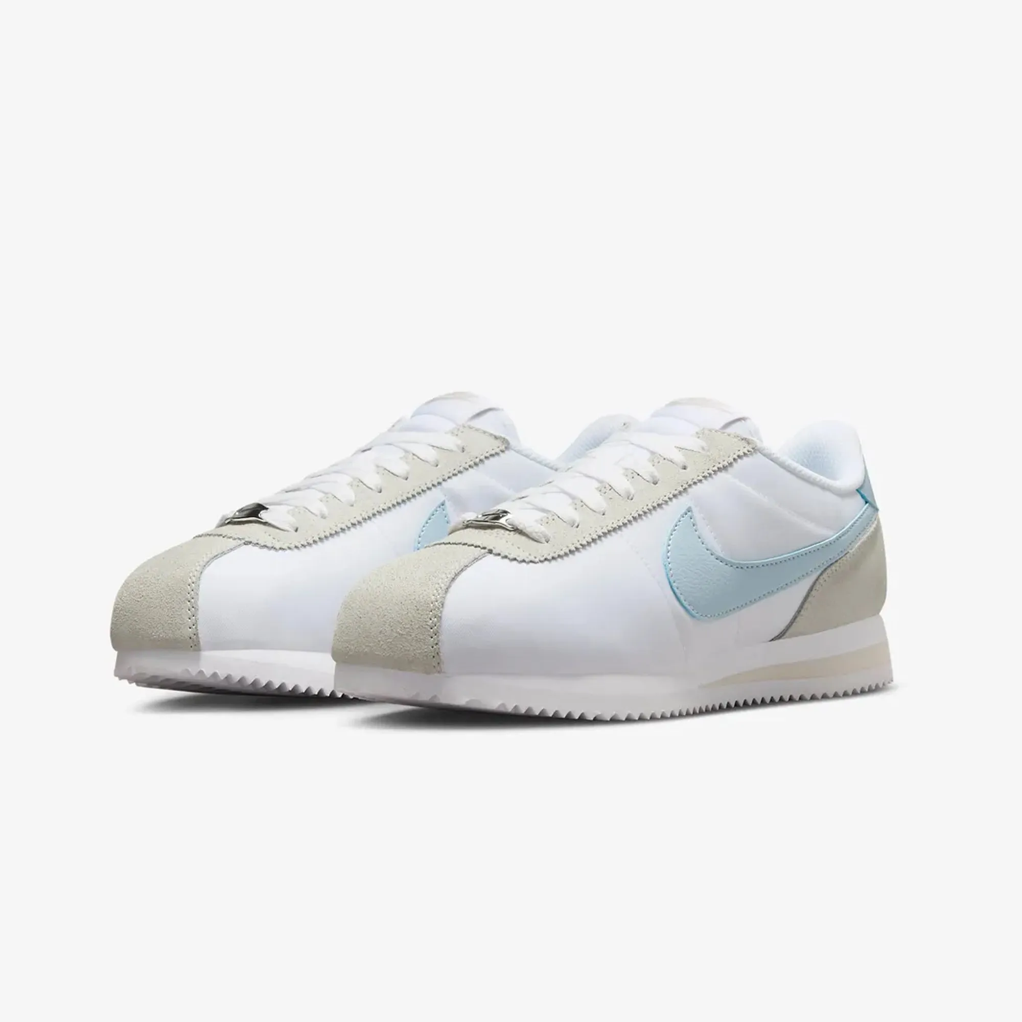 Nike | WMN'S CORTEZ  { WHITE/LT ARMORY BLUE-LT OREWOOD BRN